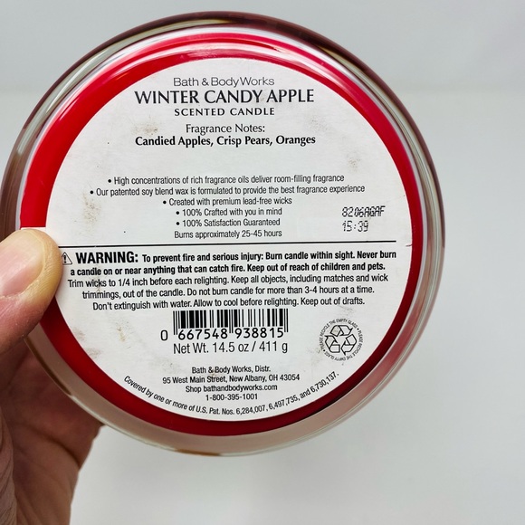 Bath & Body Works Winter Candy Apple 3 Wick Candle 14.5 oz 60 hours burn time - Picture 3 of 3